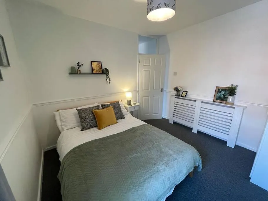 2 Bed Central Cardiff Apartment - Sleeps Five!