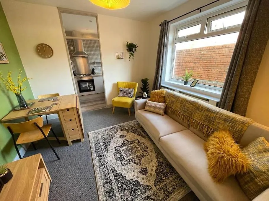 2 Bed Central Cardiff Apartment - Sleeps Five!